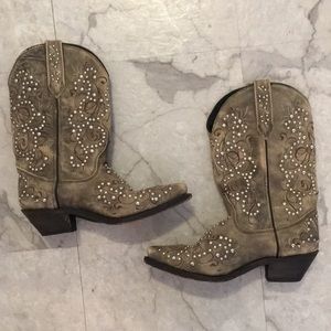STUDDED COWBOY BOOTS